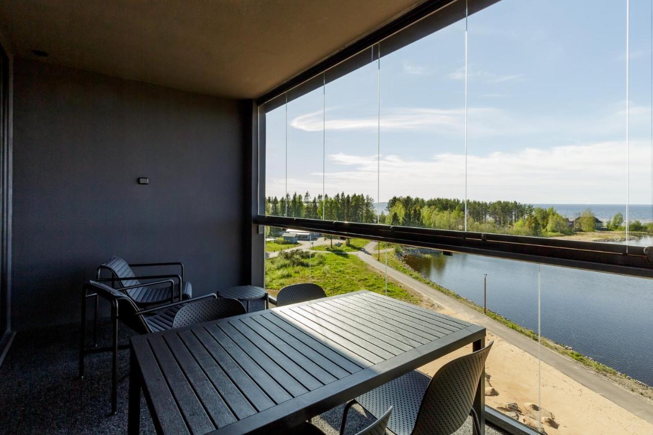 Marina Chalets Studios By Hiekka Booking - Sisaeltaeae Liinavaatteet Ja Loppusiivouksen Kalajoki Habitación foto