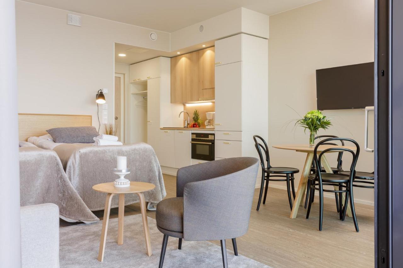 Marina Chalets Studios By Hiekka Booking - Sisaeltaeae Liinavaatteet Ja Loppusiivouksen Kalajoki Habitación foto