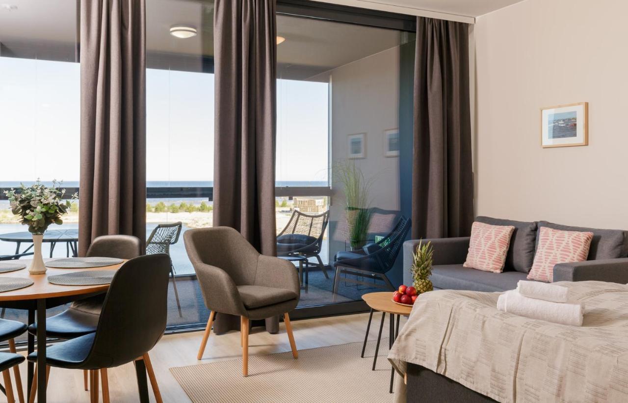 Marina Chalets Studios By Hiekka Booking - Sisaeltaeae Liinavaatteet Ja Loppusiivouksen Kalajoki Habitación foto